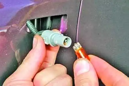 How to change bulbs in Hyundai Solaris lighting fixtures