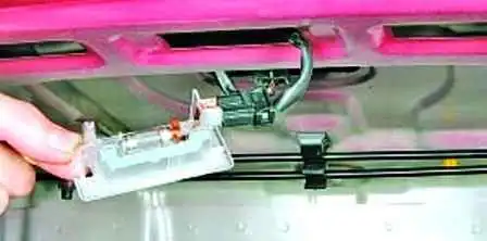 How to change bulbs in Hyundai Solaris lighting fixtures