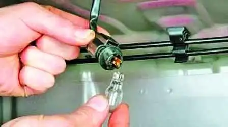 How to change bulbs in Hyundai Solaris lighting fixtures