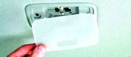 How to change bulbs in Hyundai Solaris lighting fixtures