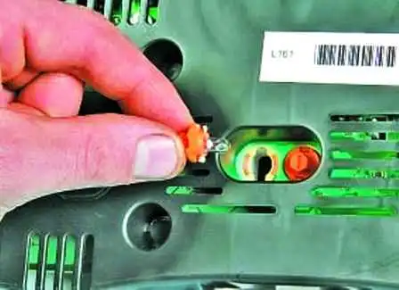 How to change bulbs in Hyundai Solaris lighting fixtures