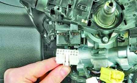 Removing headlights, lamps, horn and steering column switch of Hyundai Solaris