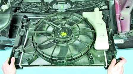 Replacing electric fans of Hyundai Solaris engine and heater radiators