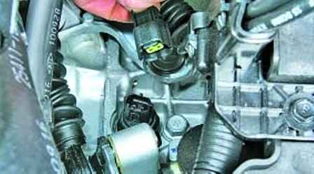 How to replace sensors and switches of Hyundai Solaris