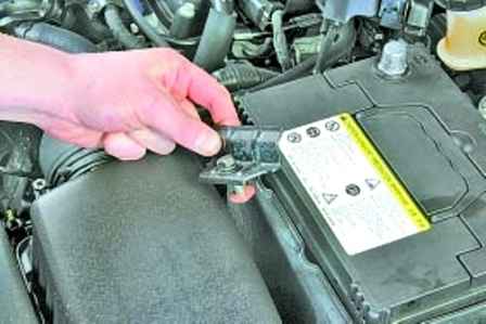 Feature of Hyundai Solaris car battery