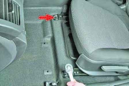 Cómo quitar e instalar asientos de automóvil Hyundai Solaris