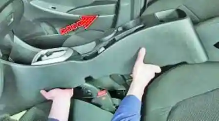 Hyundai Solaris едендік туннель төсемін қалай алып тастауға болады