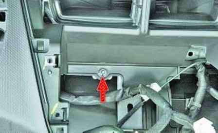 How to remove the Hyundai Solaris dashboard