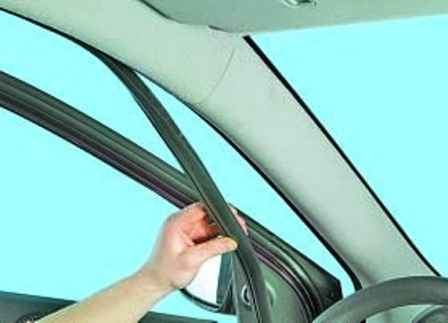 How to remove trims and fittings from Hyundai Solaris