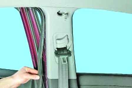Cómo quitar el revestimiento accesorios y accesorios para el interior del automóvil Hyundai Solaris