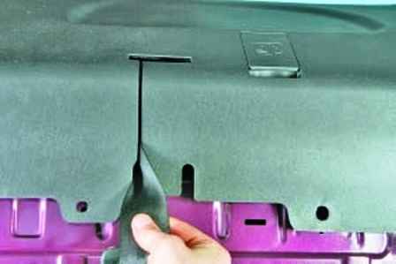 How to remove the facings and fittings of the interior of the Hyundai Solaris car