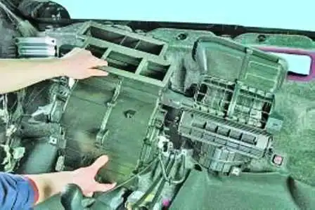 Как снять радиатор печки Hyundai Solaris