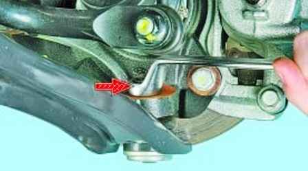 Hyundai Solaris control arm and ball joint replacement