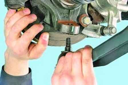 How to remove Hyundai Solaris front suspension cross member