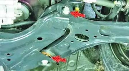 Checking the front suspension of the Hyundai Solaris