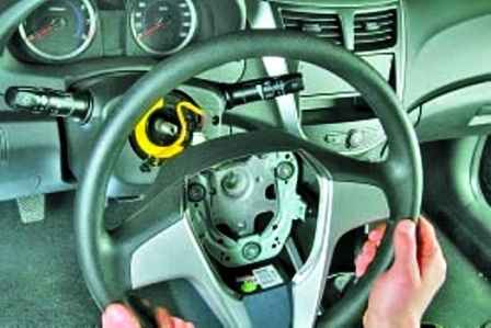 How to replace a Hyundai Solaris steering wheel