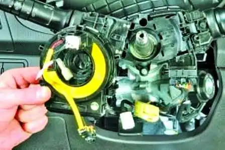 Как снять рулевую колонку Hyundai Solaris
