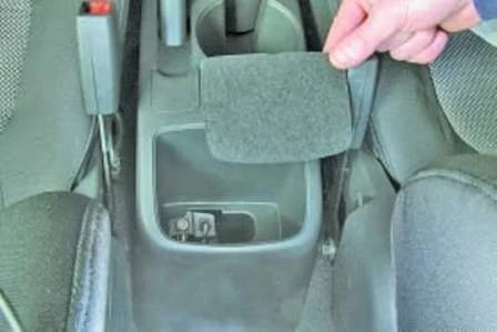Reparación y ajuste del freno de mano de Hyundai Solaris