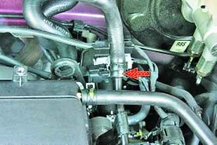 How to check and replace Hyundai Solaris vacuum booster