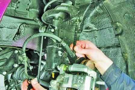 Замена шлангов и трубок тормозов автомобиля Hyundai Solaris