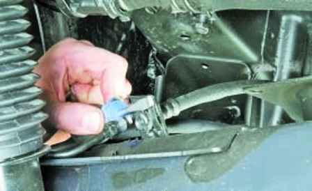 Замена шлангов и трубок тормозов автомобиля Hyundai Solaris