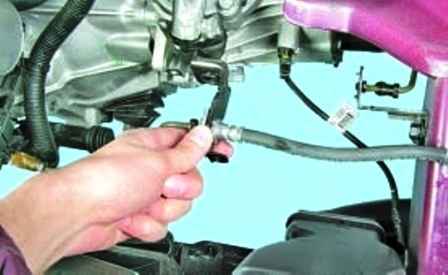 How to remove the Hyundai Solaris manual transmission