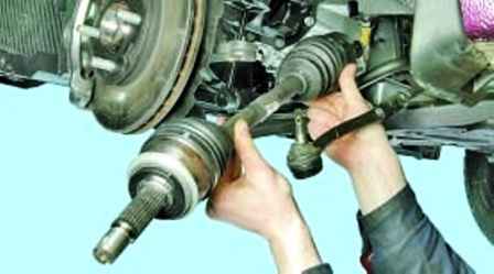 How to remove the Hyundai Solaris manual transmission