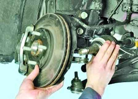 How to replace a Hyundai Solaris front wheel drive