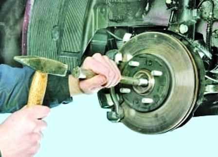 How to replace a Hyundai Solaris front wheel drive