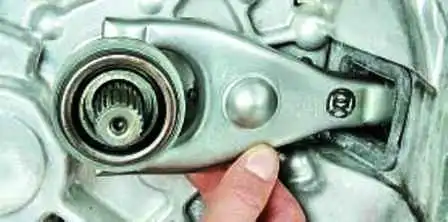 Заміна приводу зчеплення Hyundai Solaris