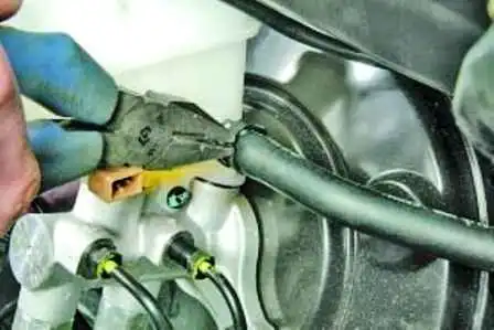 Заміна приводу зчеплення Hyundai Solaris