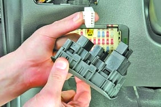 Как заменить датчики и выключатели автомобиля Hyundai Solaris