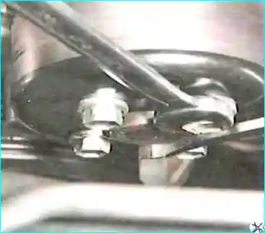 Как заменить водяной насос 2AZ-FE автомобиля