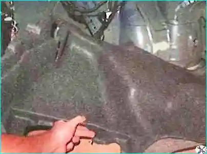 Снятие и установка деталей багажника
