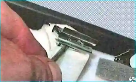 Разборка и сборка задней двери Тойота Камри Разборка и сборка задней двери