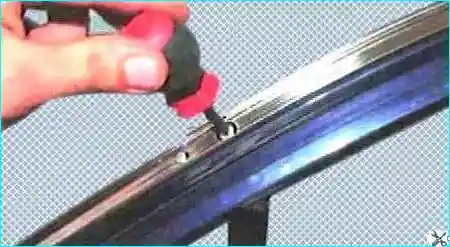 Разборка и сборка задней двери Тойота Камри Разборка и сборка задней двери