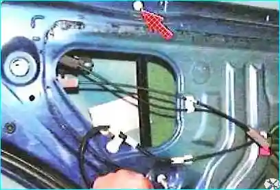 Разборка и сборка задней двери Тойота Камри Разборка и сборка задней двери