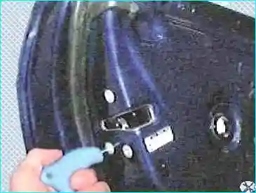 Разборка и сборка задней двери Тойота Камри Разборка и сборка задней двери