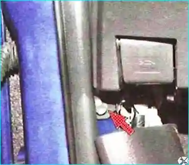 Как снять и установить рулевую колонку автомобиля