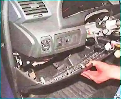 Как снять и установить рулевую колонку автомобиля