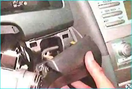 Как снять и установить рулевую колонку автомобиля