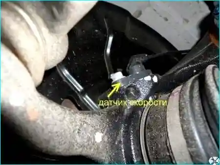 Снятие привода переднего колеса