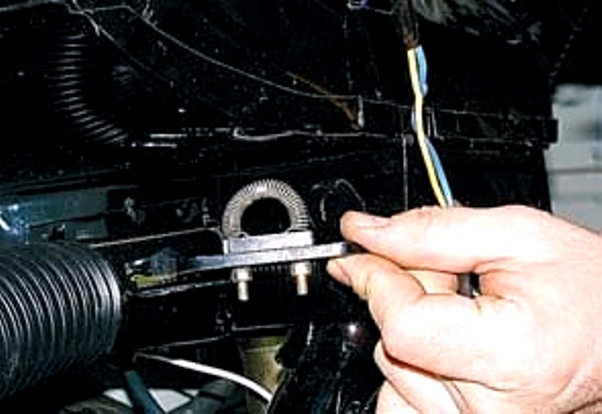 Як замінити елементи обігрівача автомобіля УАЗ-3151, -31512, -31514, -31519