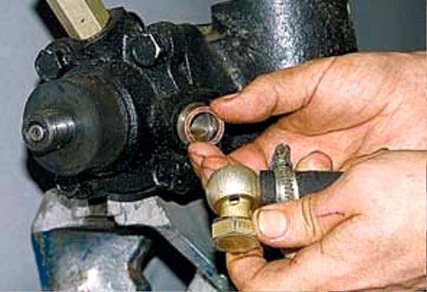 Removing and adjusting the steering gear from the power steering of a UAZ-3151, -31512, - 31514, -31519