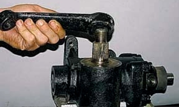 Removal and adjustment of the steering mechanism from the power steering of the UAZ-3151, -31512, -31514, -31519