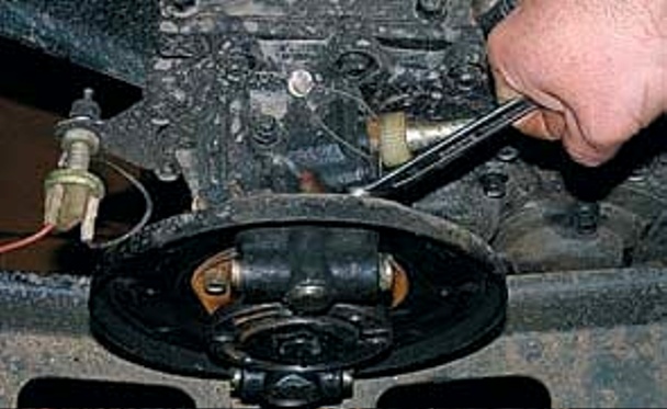 Ремонт стояночного тормоза автомобиля УАЗ-3151, -31512, -31514, -31519