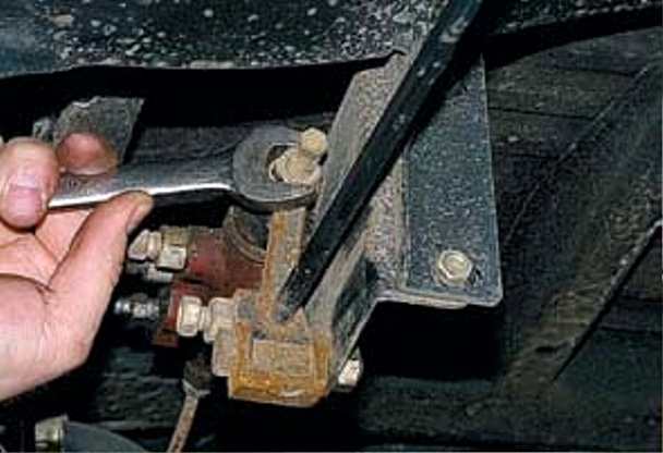 Як регулювати та замінити регулятор тиску гальм УАЗ-3151, -31512, -31514, -31519