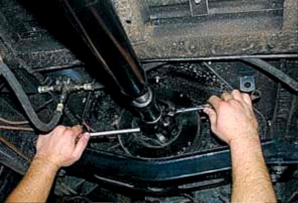 Як зняти карданну передачу автомобіля УАЗ-3151, -31512, -31514, -31519