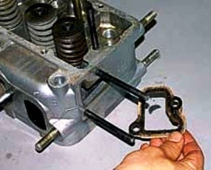 Зняття та ремонт головки блоку циліндрів двигуна УАЗ