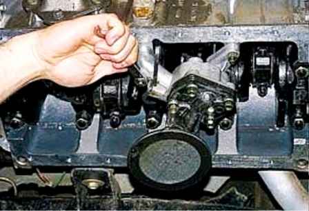 Removal and installation of UAZ oil system elements